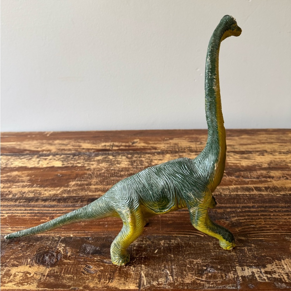 Brachiosaurus Dinosaur Toy - Picture 4 of 6